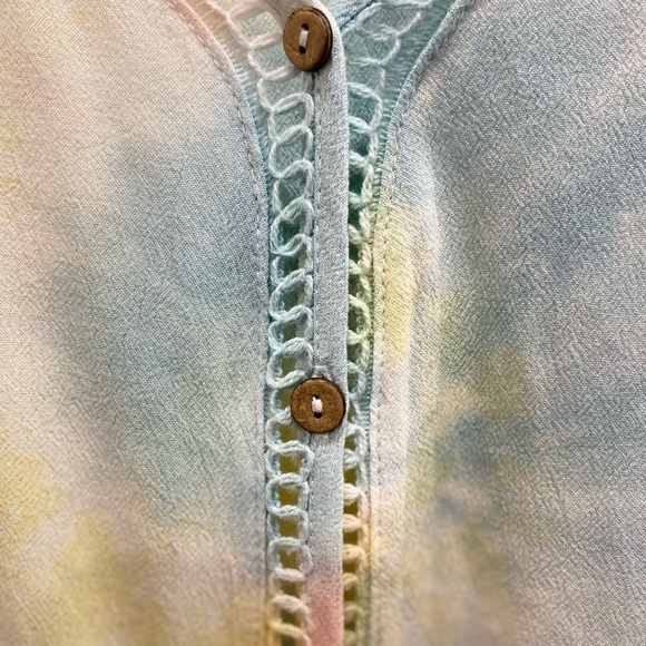 Beautiful tie dye blouse - Picture 8 of 9